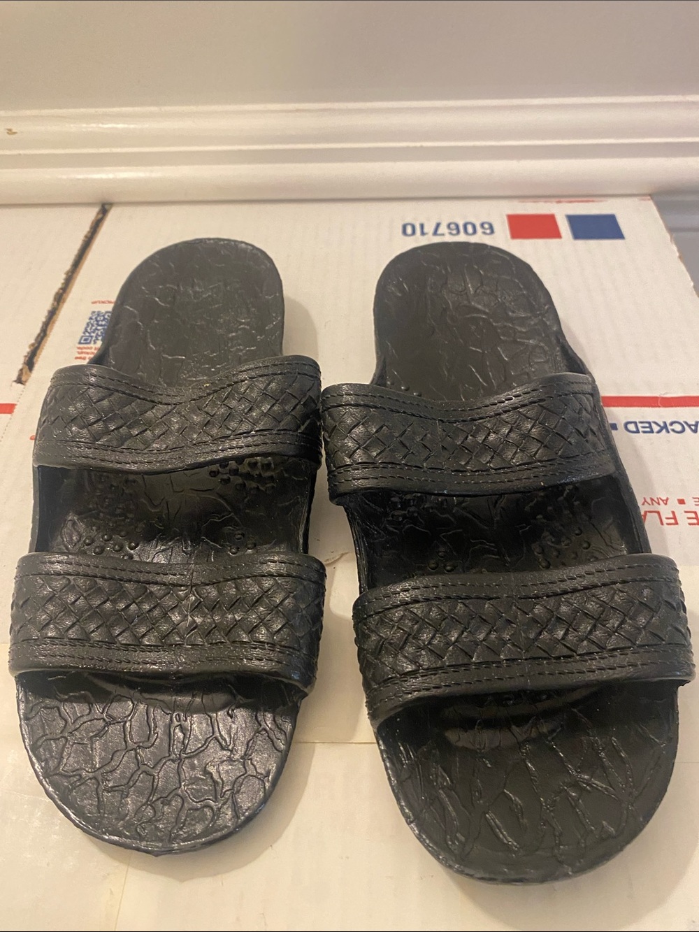 Size 7 Sandals good condition